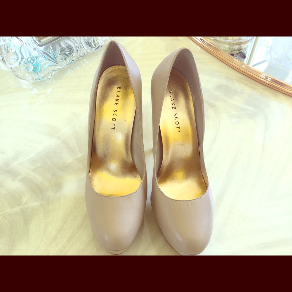 Blake Scott, Christian Louboutin like nude shoes
